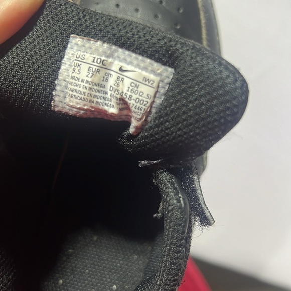 Kids Black Nikes - Picture 5 of 6